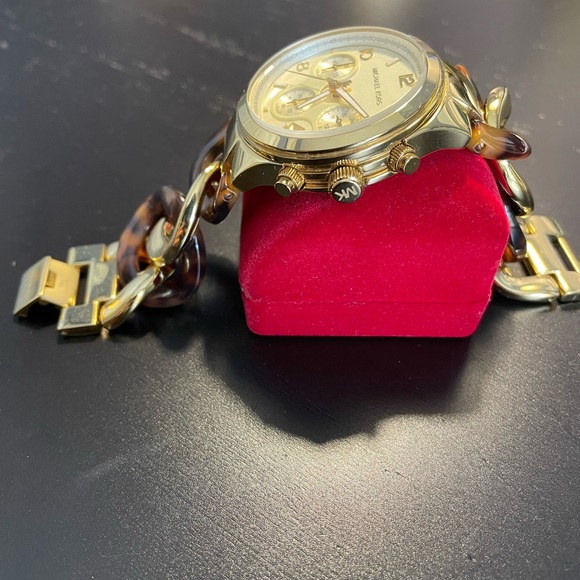 Michael Kors MK-4222 Gold Tone Chain Tortoise Watch - Picture 2 of 8